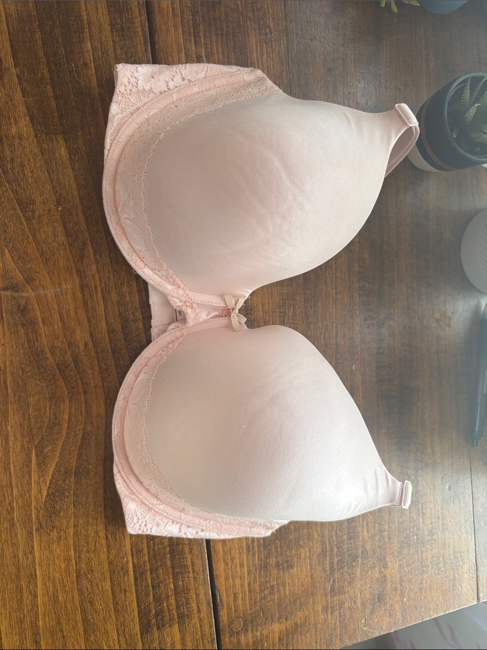 Victoria's Secret Blush Pink Molded T-Shirt Bra with Lace Trim